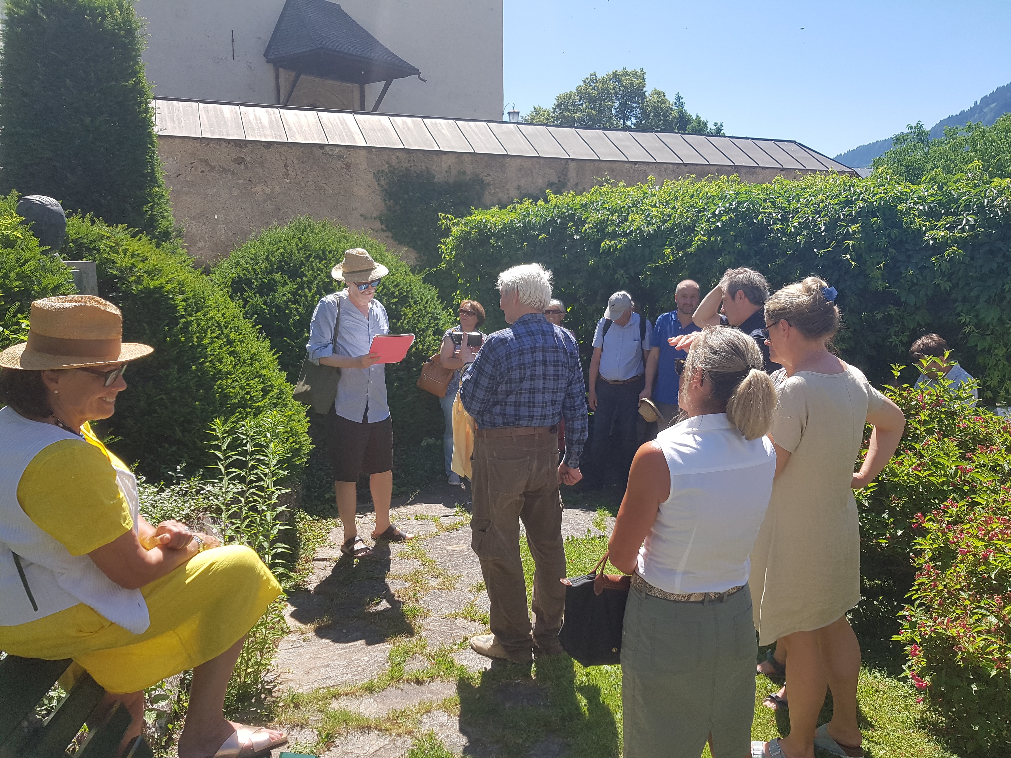 Kitzbühel. Porträts. In der Stadt. - Rundgang mit OSR Hans Wirtenberger & Dr. Helmuth Oehler am 29.06.2019. Foto: Dr. Wido Sieberer, Kitzbühel.